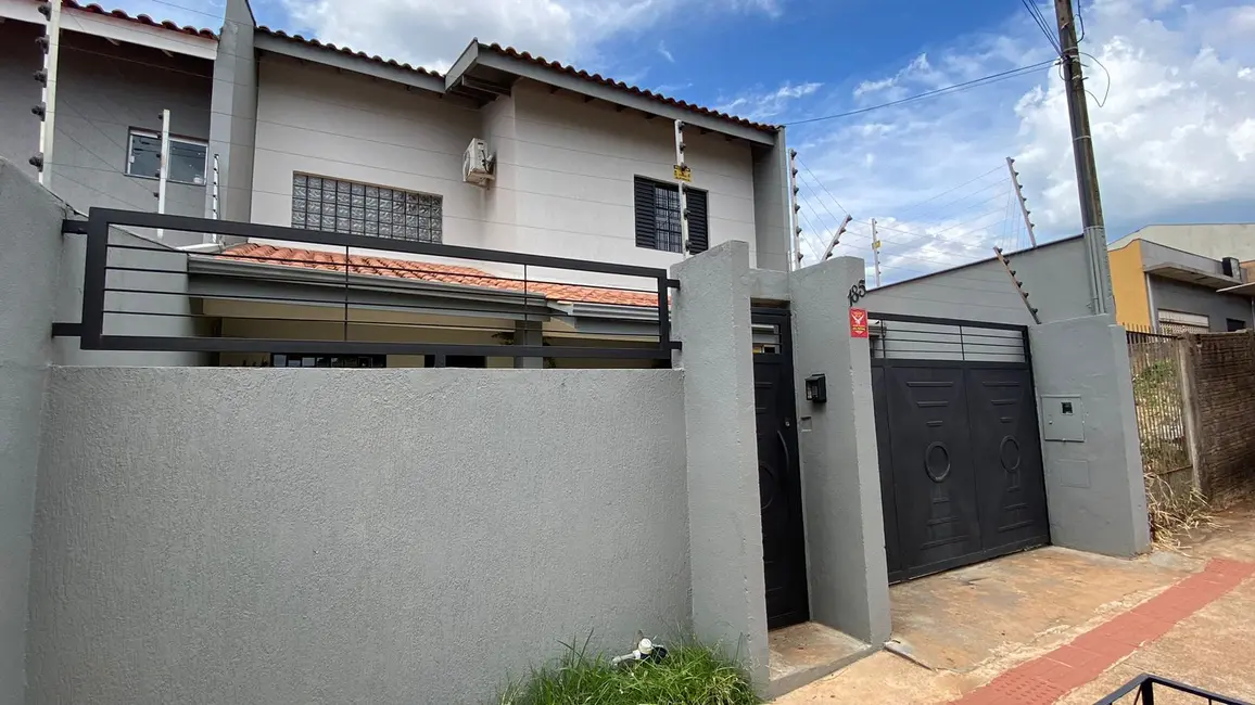 Foto 3 de Sobrado com 4 quartos à venda, 273m2 em San Fernando, Londrina - PR