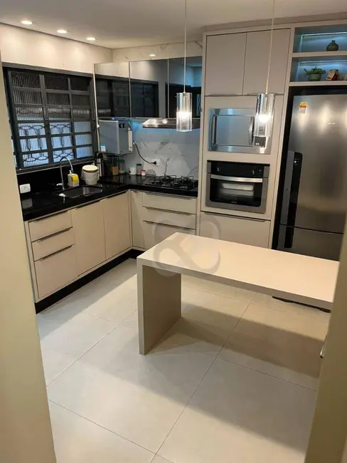 Foto 4 de Sobrado com 3 quartos à venda, 100m2 em Centro, Londrina - PR