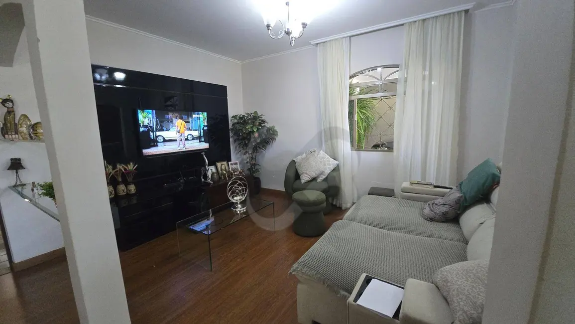 Foto 7 de Sobrado com 4 quartos à venda, 302m2 em Jardim Tókio, Londrina - PR