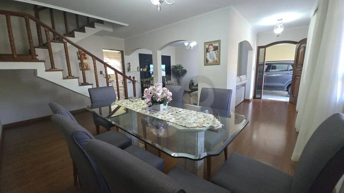 Foto 6 de Sobrado com 4 quartos à venda, 302m2 em Jardim Tókio, Londrina - PR