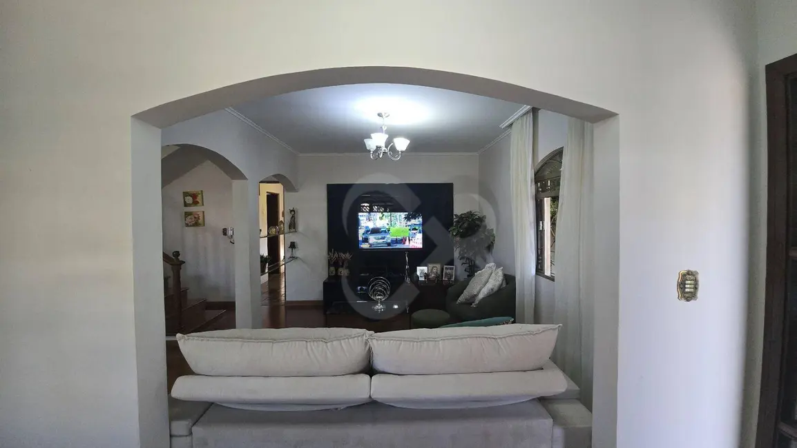 Foto 5 de Sobrado com 4 quartos à venda, 302m2 em Jardim Tókio, Londrina - PR