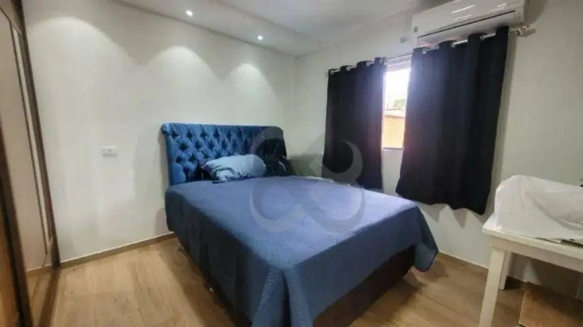 Sobrado com 4 quartos à venda, 300m2 em Santa Rita 1, Londrina - PR - imagem 8 Foto 8 de Sobrado com 4 quartos à venda, 300m2 em Santa Rita 1, Londrina - PR