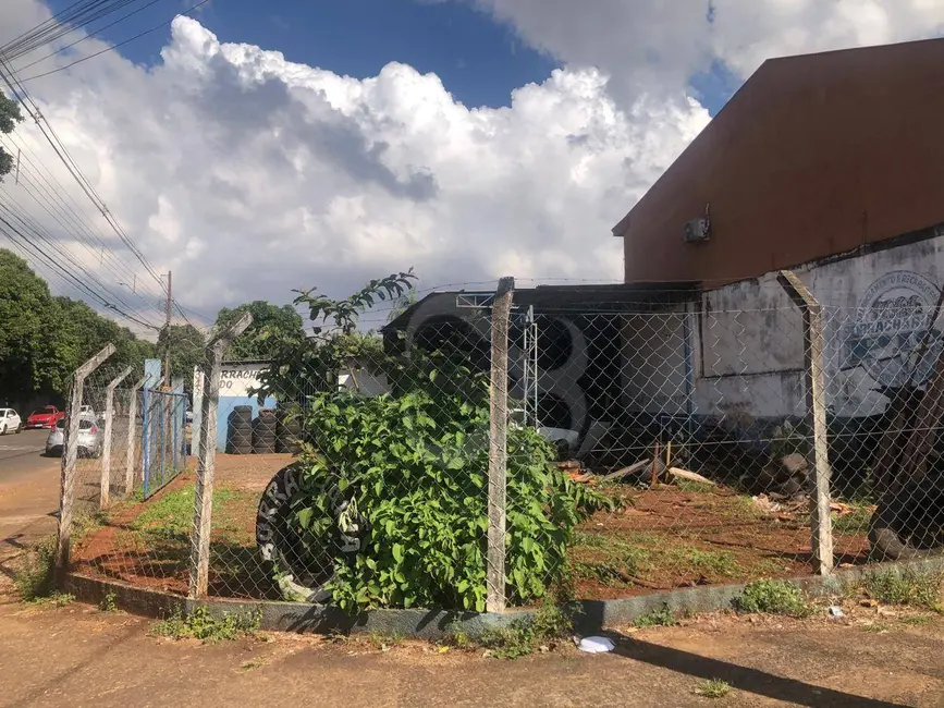 Foto 3 de Terreno / Lote à venda, 378m2 em Londrina - PR