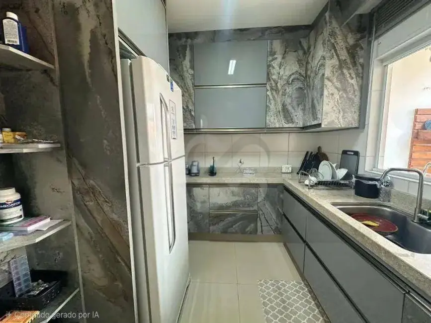Foto 6 de Sobrado com 3 quartos à venda, 158m2 em Industrial, Londrina - PR