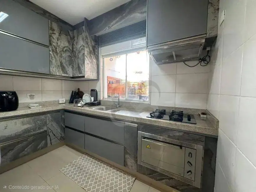 Foto 4 de Sobrado com 3 quartos à venda, 158m2 em Industrial, Londrina - PR