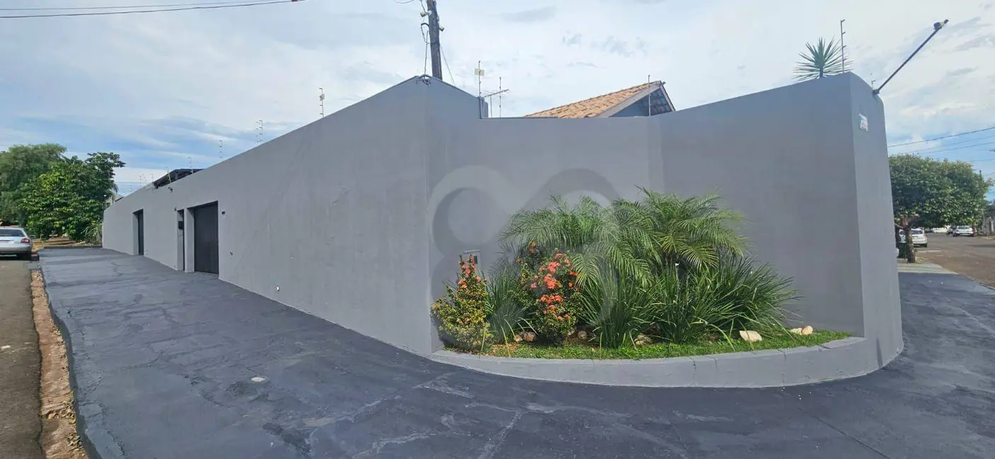 Casa com 2 quartos à venda e para alugar, 329m2 em Esperança, Londrina - PR - imagem 6 Foto 6 de Casa com 2 quartos à venda e para alugar, 329m2 em Esperança, Londrina - PR