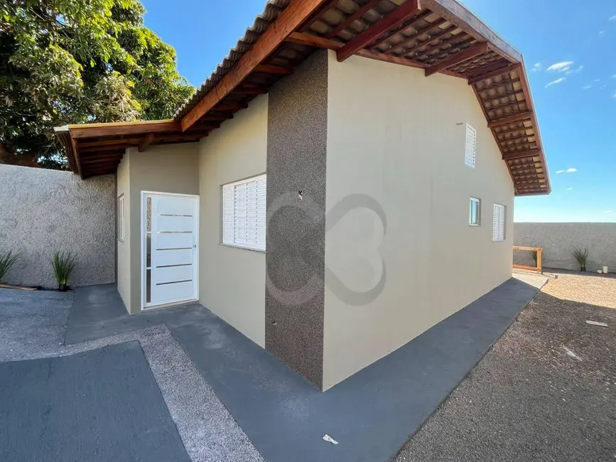 Foto 2 de Casa com 2 quartos à venda, 200m2 em Conjunto Vivi Xavier, Londrina - PR