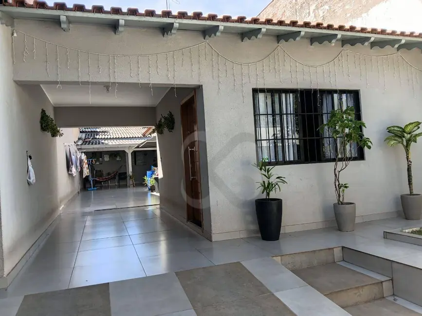 Foto 3 de Casa com 4 quartos à venda, 294m2 em Bandeirantes, Londrina - PR
