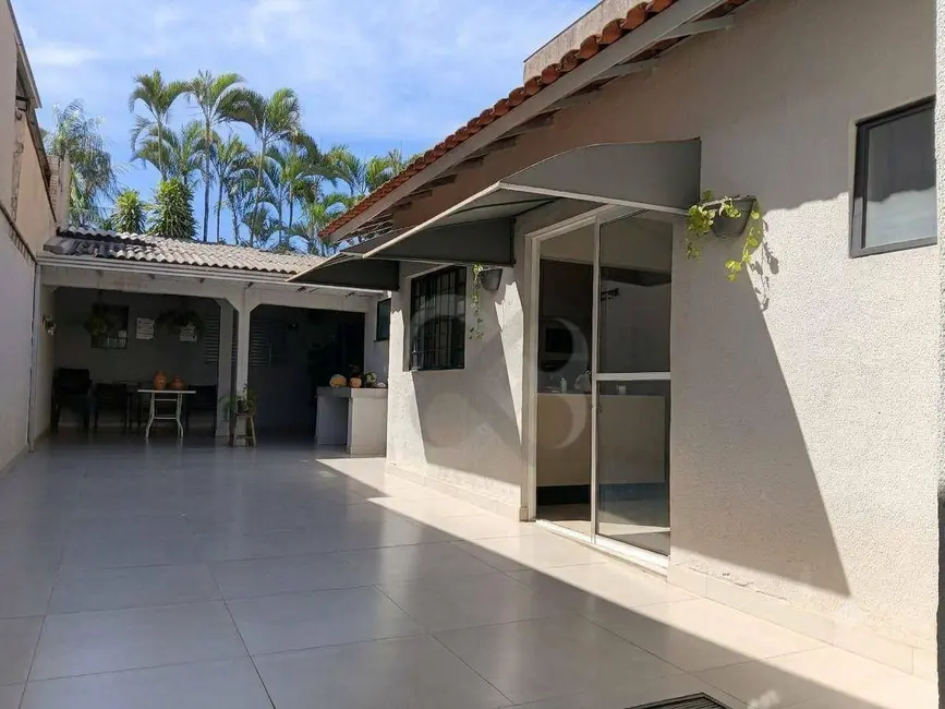 Foto 4 de Casa com 4 quartos à venda, 294m2 em Bandeirantes, Londrina - PR