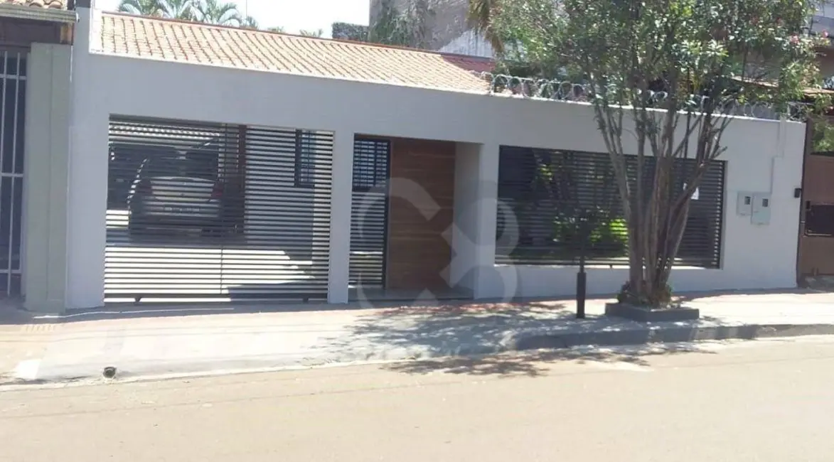 Foto 1 de Casa com 4 quartos à venda, 294m2 em Bandeirantes, Londrina - PR