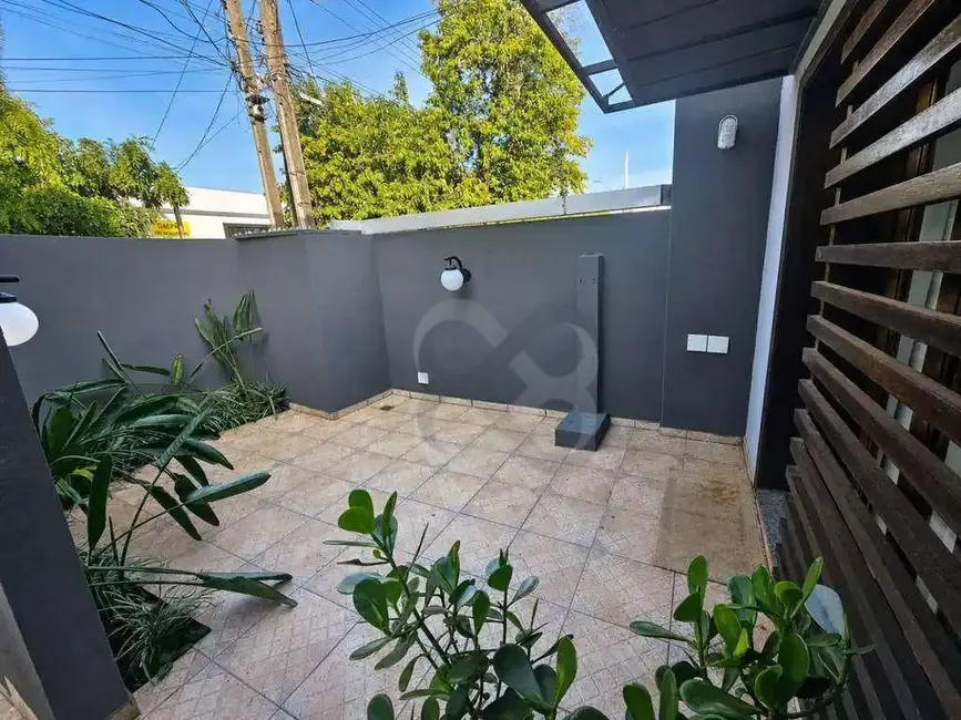 Foto 2 de Casa com 4 quartos à venda, 300m2 em Jardim Agari, Londrina - PR