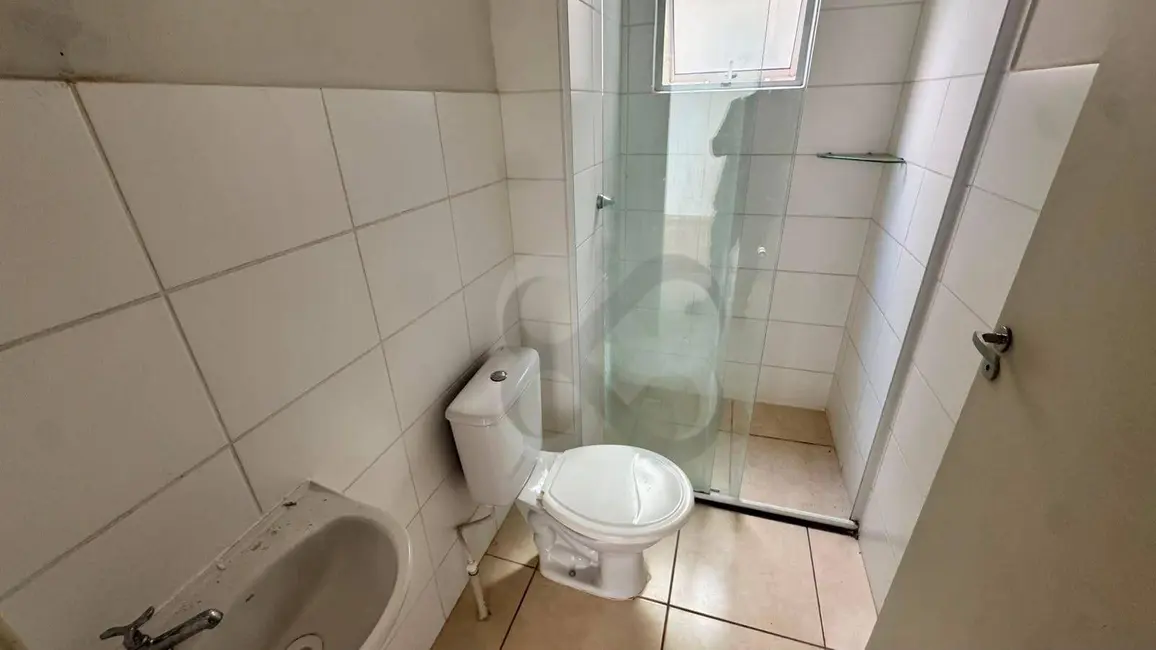 Foto 8 de Apartamento com 2 quartos para alugar, 60m2 em Conjunto Semiramis Barros Braga, Londrina - PR