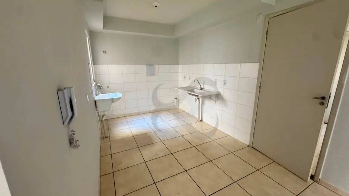 Foto 5 de Apartamento com 2 quartos para alugar, 60m2 em Conjunto Semiramis Barros Braga, Londrina - PR