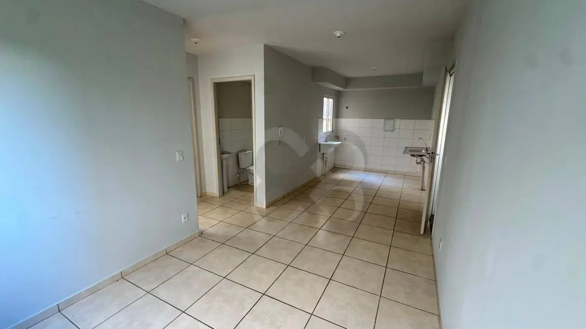Foto 2 de Apartamento com 2 quartos para alugar, 60m2 em Conjunto Semiramis Barros Braga, Londrina - PR