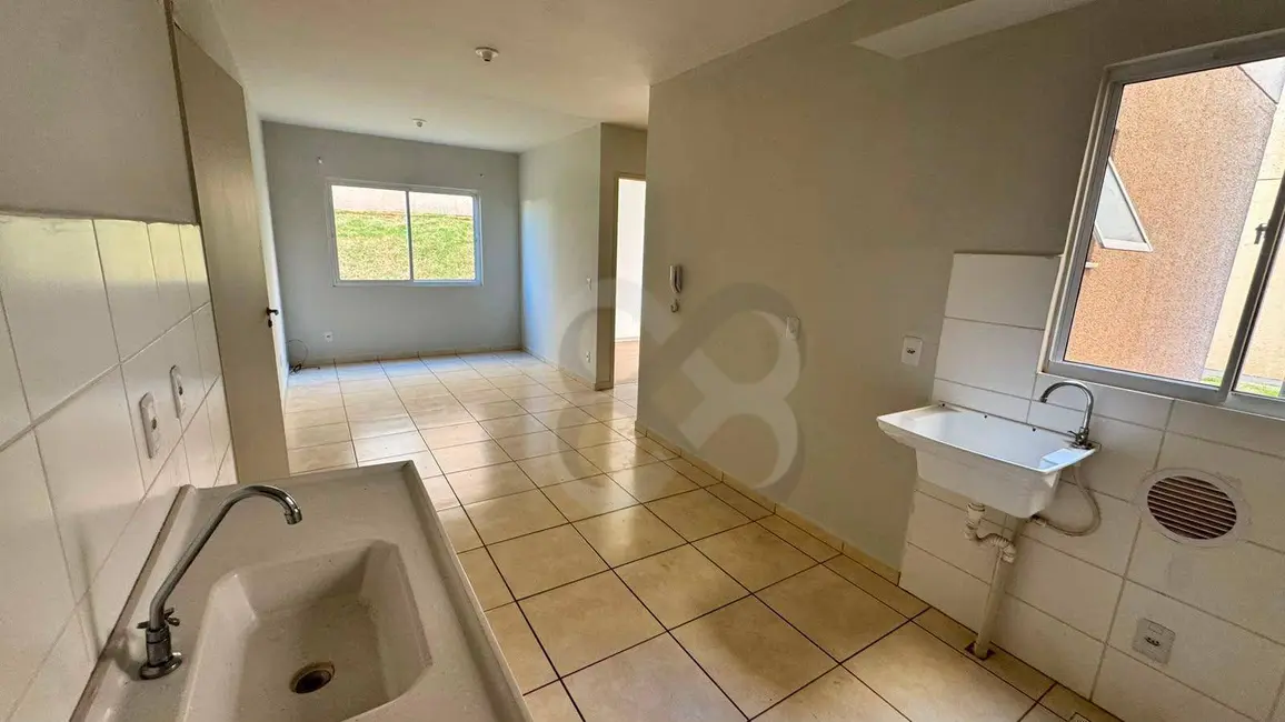 Foto 7 de Apartamento com 2 quartos para alugar, 60m2 em Conjunto Semiramis Barros Braga, Londrina - PR