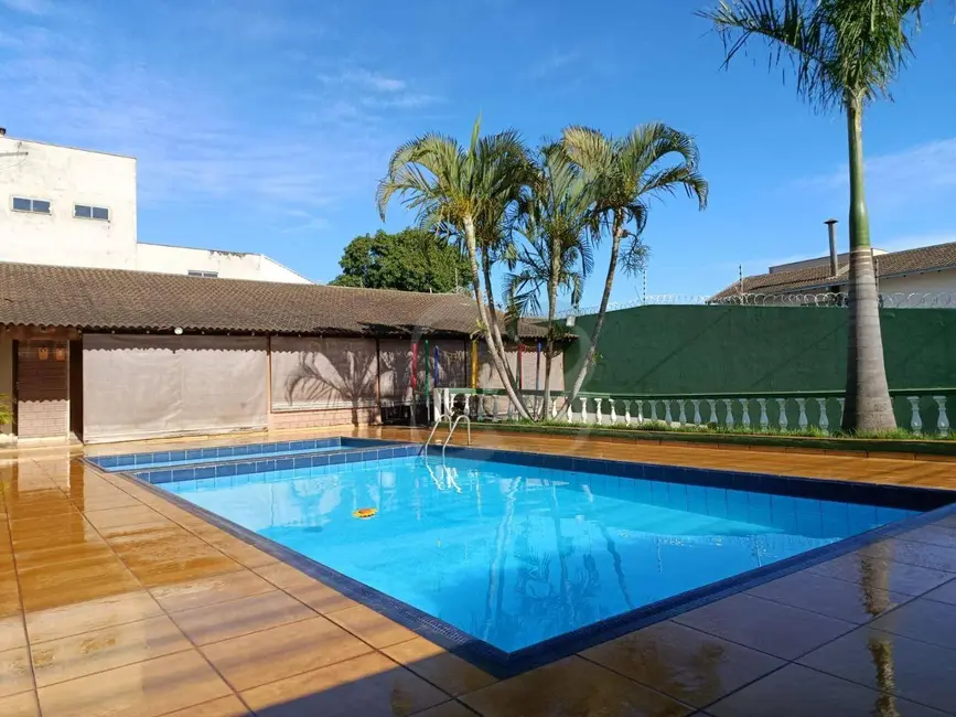 Chácara à venda, 450m2 em Colúmbia, Londrina - PR - imagem 1 Foto 1 de Chácara à venda, 450m2 em Colúmbia, Londrina - PR
