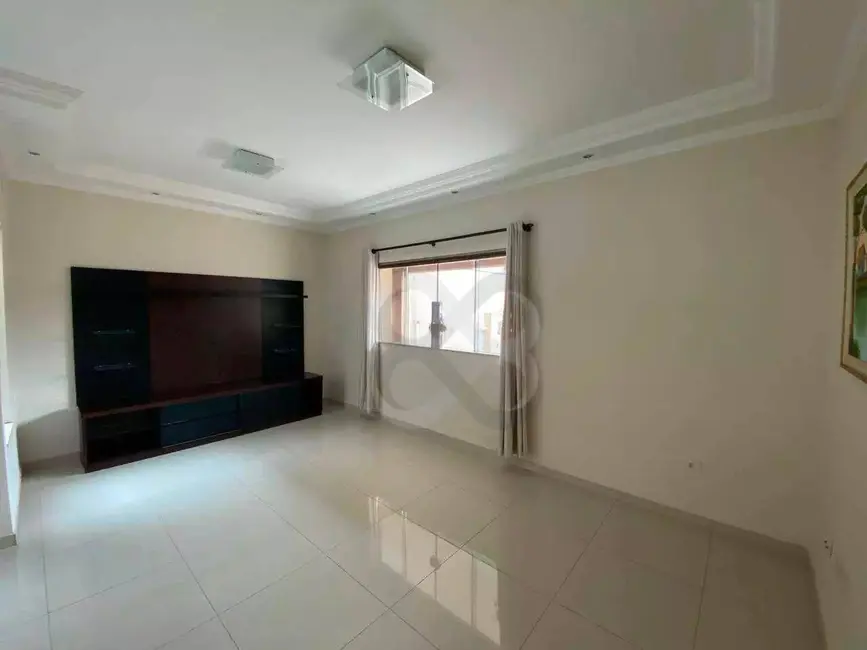 Foto 8 de Casa para alugar, 250m2 em Londrina - PR