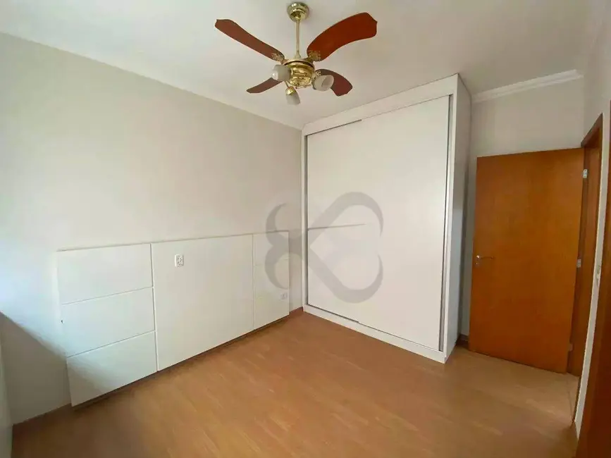 Foto 16 de Casa para alugar, 250m2 em Londrina - PR