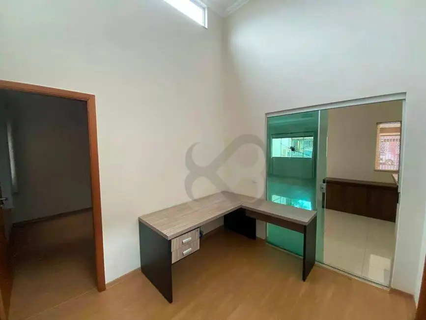 Foto 13 de Casa para alugar, 250m2 em Londrina - PR