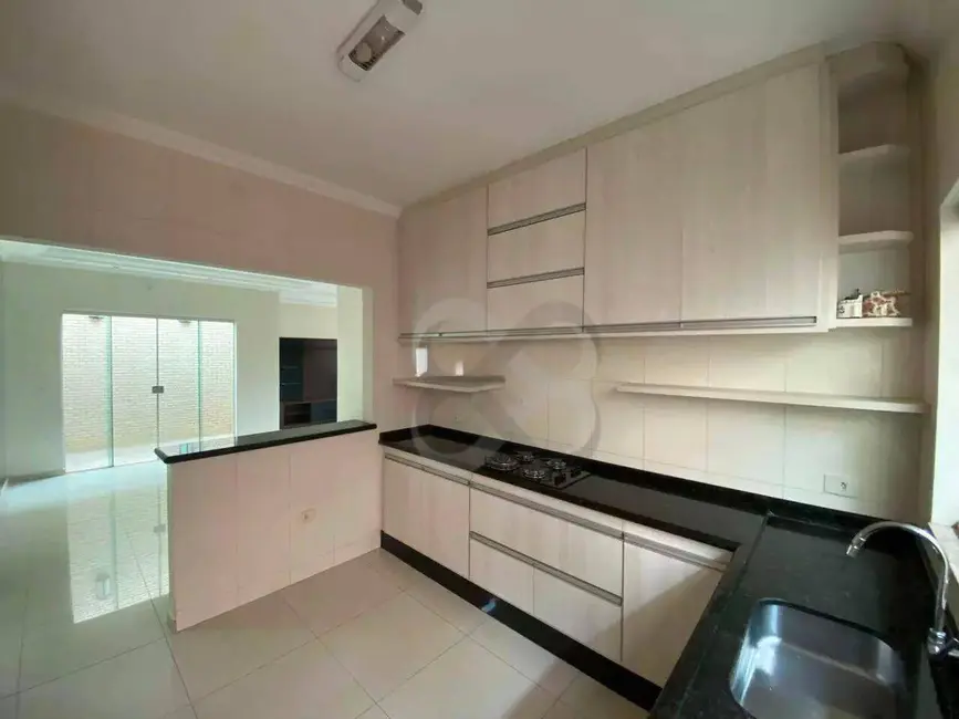 Foto 4 de Casa para alugar, 250m2 em Londrina - PR