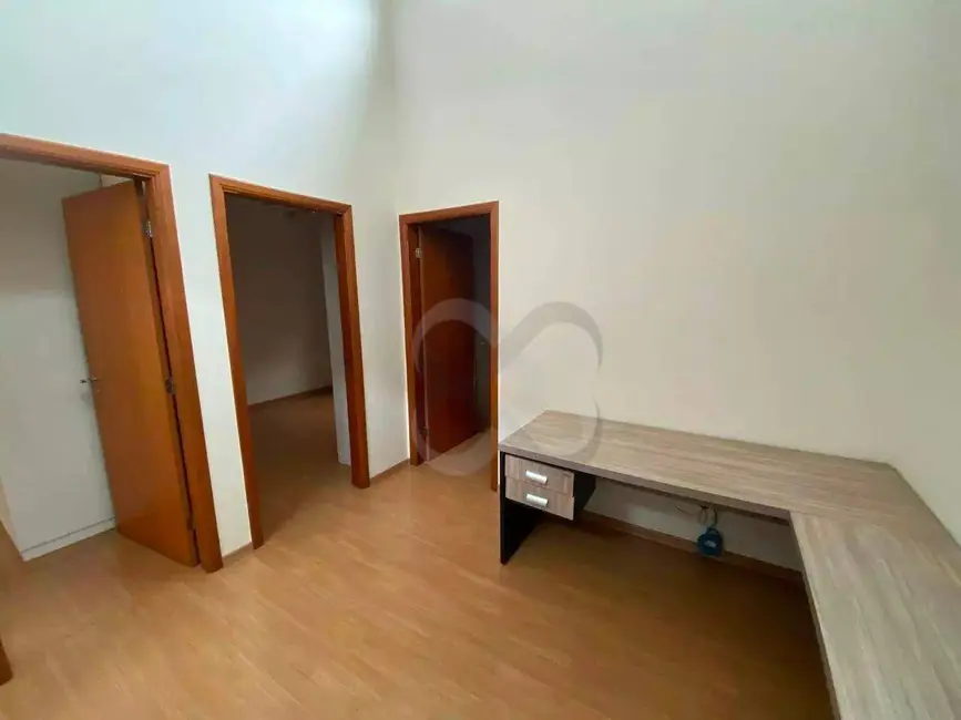 Foto 14 de Casa para alugar, 250m2 em Londrina - PR