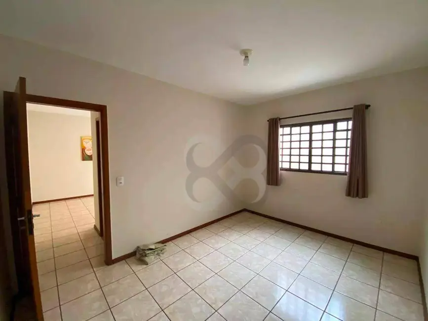 Foto 32 de Casa para alugar, 250m2 em Londrina - PR