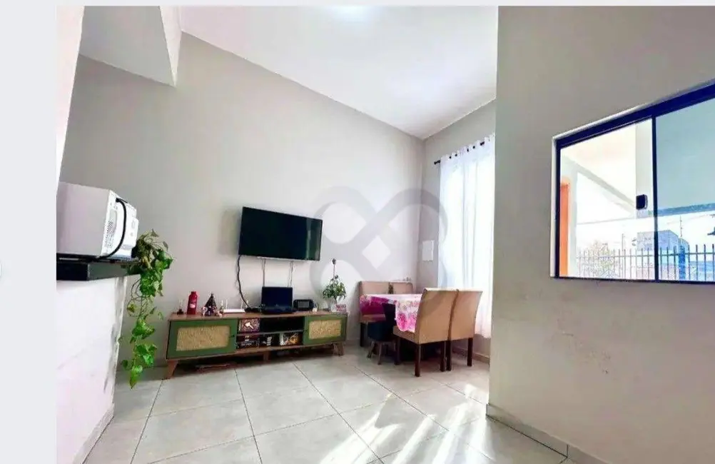 Foto 3 de Casa com 2 quartos à venda, 131m2 em Conjunto Habitacional José Garcia Molina, Londrina - PR