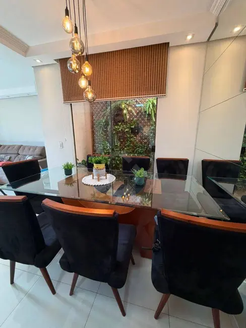 Casa com 3 quartos à venda, 250m2 em Jardim Pérola, Londrina - PR - imagem 5 Foto 5 de Casa com 3 quartos à venda, 250m2 em Jardim Pérola, Londrina - PR