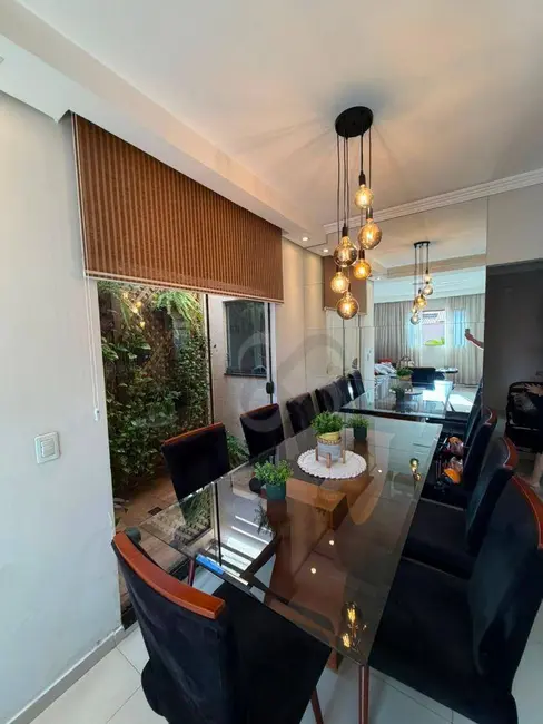 Casa com 3 quartos à venda, 250m2 em Jardim Pérola, Londrina - PR - imagem 6 Foto 6 de Casa com 3 quartos à venda, 250m2 em Jardim Pérola, Londrina - PR