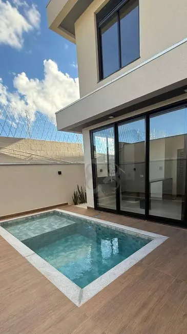 Foto 1 de Sobrado com 4 quartos à venda, 253m2 em Londrina - PR