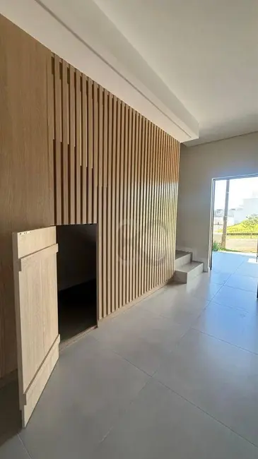 Foto 8 de Sobrado com 4 quartos à venda, 253m2 em Londrina - PR