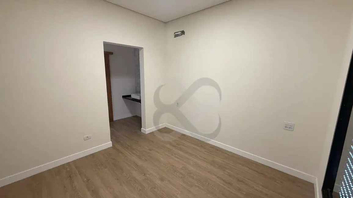 Foto 8 de Sobrado com 3 quartos à venda, 252m2 em Conjunto Habitacional Alexandre Urbanas, Londrina - PR