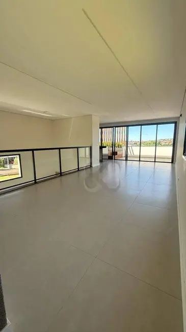 Foto 6 de Sobrado com 3 quartos à venda, 252m2 em Conjunto Habitacional Alexandre Urbanas, Londrina - PR