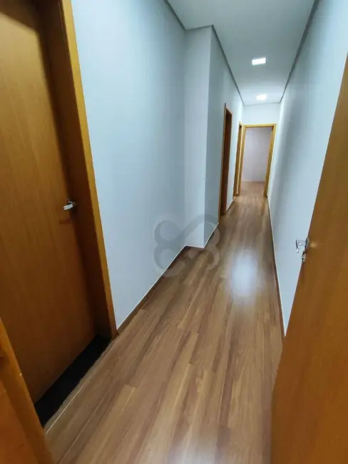 Casa com 3 quartos à venda, 125m2 em Jardim Belo Horizonte, Londrina - PR - imagem 4 Foto 4 de Casa com 3 quartos à venda, 125m2 em Jardim Belo Horizonte, Londrina - PR