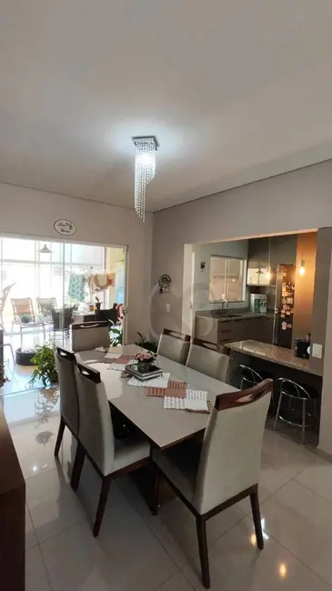 Foto 9 de Sobrado com 4 quartos à venda, 153m2 em Garden Park Residence, Londrina - PR