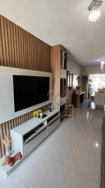 Foto 2 de Sobrado com 4 quartos à venda, 153m2 em Garden Park Residence, Londrina - PR