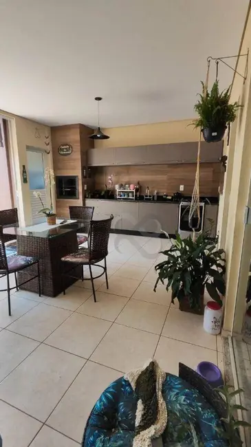 Foto 6 de Sobrado com 4 quartos à venda, 153m2 em Garden Park Residence, Londrina - PR