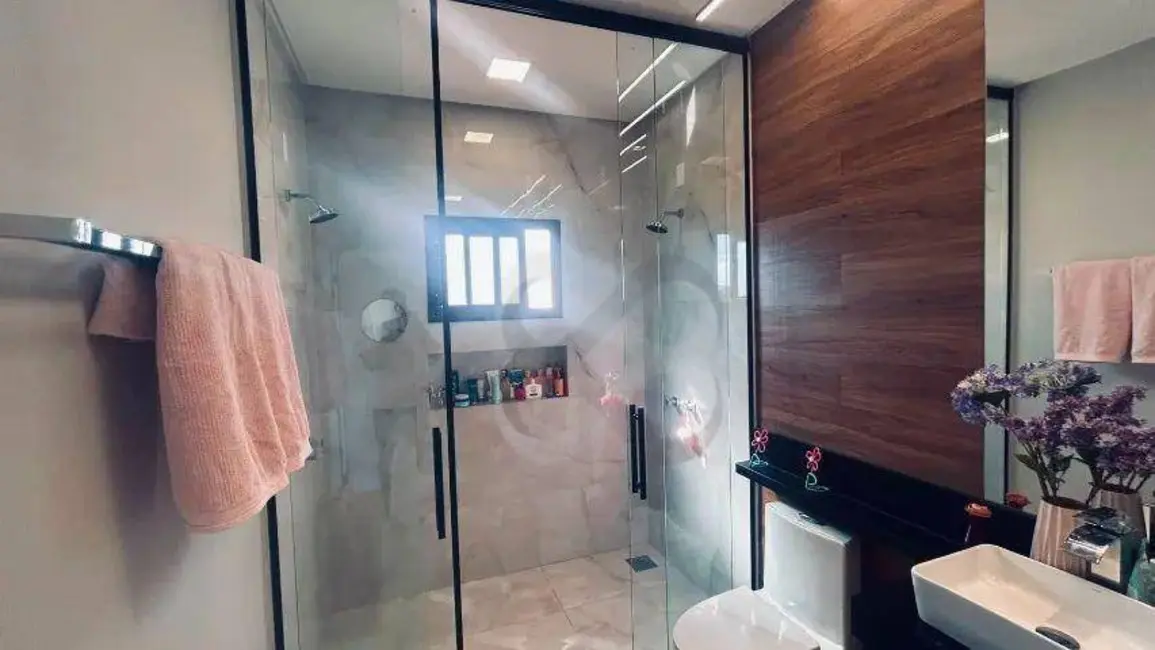 Foto 9 de Sobrado com 3 quartos à venda, 226m2 em Universitário, Londrina - PR