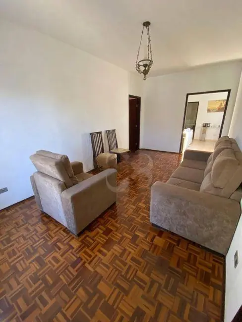 Casa com 3 quartos à venda e para alugar, 454m2 em Ricardo, Londrina - PR - imagem 8 Foto 8 de Casa com 3 quartos à venda e para alugar, 454m2 em Ricardo, Londrina - PR