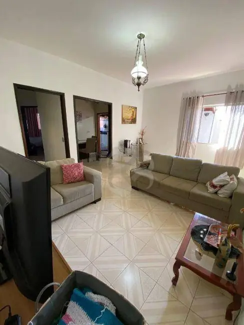 Casa com 3 quartos à venda e para alugar, 454m2 em Ricardo, Londrina - PR - imagem 5 Foto 5 de Casa com 3 quartos à venda e para alugar, 454m2 em Ricardo, Londrina - PR