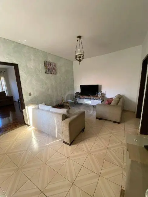 Casa com 3 quartos à venda e para alugar, 454m2 em Ricardo, Londrina - PR - imagem 6 Foto 6 de Casa com 3 quartos à venda e para alugar, 454m2 em Ricardo, Londrina - PR