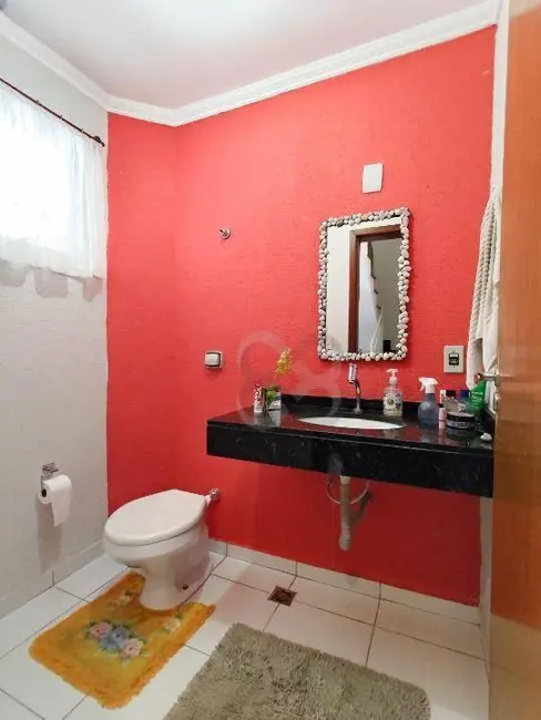 Casa com 3 quartos à venda, 153m2 em Pinheiros, Londrina - PR - imagem 4 Foto 4 de Casa com 3 quartos à venda, 153m2 em Pinheiros, Londrina - PR