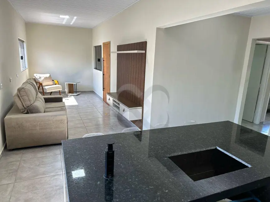 Foto 4 de Casa com 3 quartos para alugar, 250m2 em Conjunto Semiramis Barros Braga, Londrina - PR