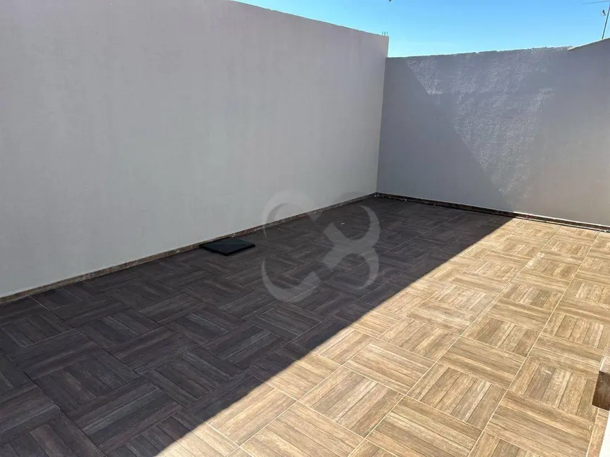 Foto 9 de Casa com 3 quartos para alugar, 250m2 em Conjunto Semiramis Barros Braga, Londrina - PR
