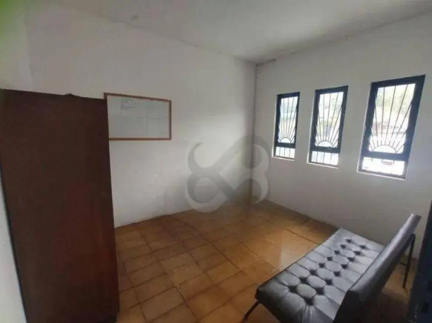 Foto 2 de Armazém / Galpão à venda, 360m2 em Londrina - PR