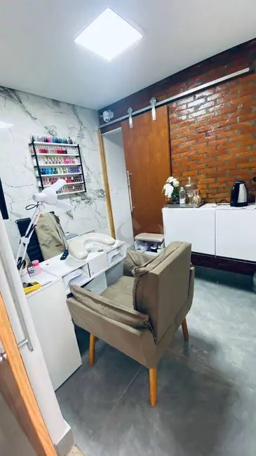 Casa com 2 quartos à venda, 200m2 em Conjunto Habitacional Saltinho, Londrina - PR - imagem 9 Foto 9 de Casa com 2 quartos à venda, 200m2 em Conjunto Habitacional Saltinho, Londrina - PR