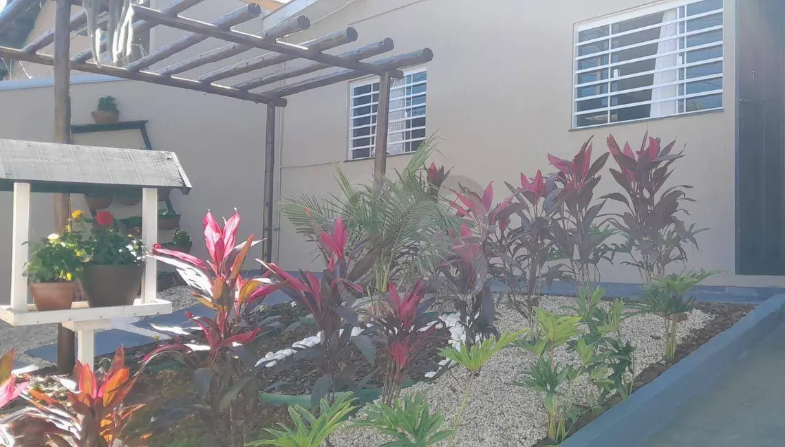 Casa com 2 quartos à venda, 200m2 em Conjunto Habitacional Saltinho, Londrina - PR - imagem 1 Foto 1 de Casa com 2 quartos à venda, 200m2 em Conjunto Habitacional Saltinho, Londrina - PR