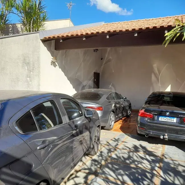 Foto 4 de Casa com 3 quartos à venda, 675m2 em Jardim Vila Rica, Cambe - PR