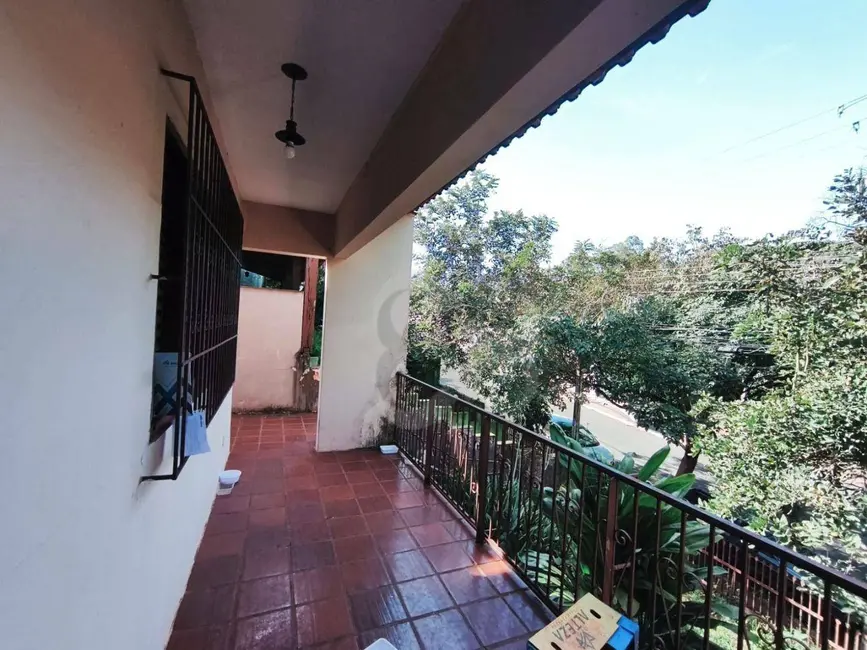 Casa com 3 quartos à venda e para alugar, 377m2 em Quebec, Londrina - PR - imagem 2 Foto 2 de Casa com 3 quartos à venda e para alugar, 377m2 em Quebec, Londrina - PR