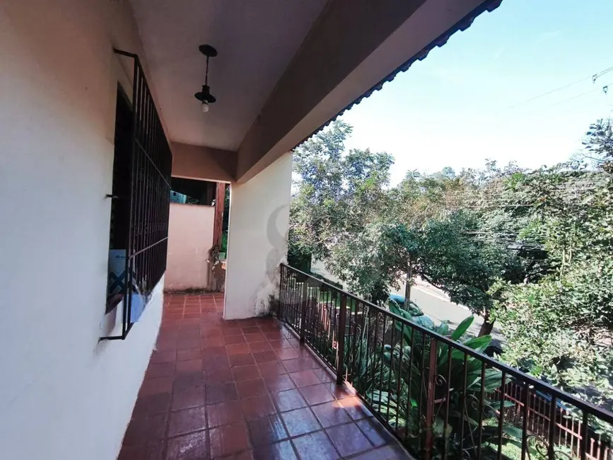 Casa com 3 quartos à venda e para alugar, 377m2 em Quebec, Londrina - PR - imagem 5 Foto 5 de Casa com 3 quartos à venda e para alugar, 377m2 em Quebec, Londrina - PR